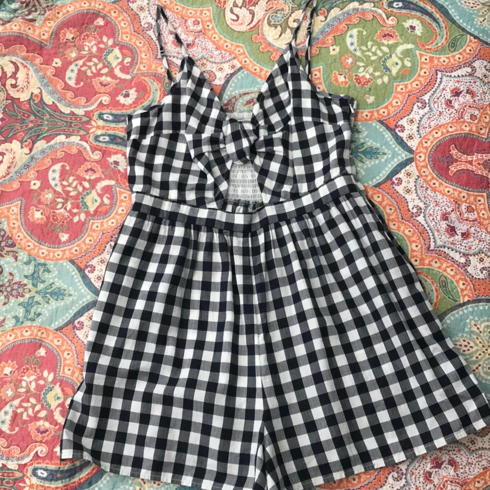 **sold**Navy and white plaid romper!